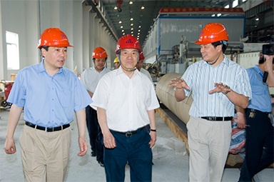 2007年5月25日，時任全國政協(xié)常委、經(jīng)濟委員會副主任、中國包裝聯(lián)合會會長石萬鵬一行來公司視察