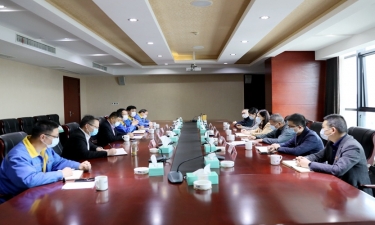 平湖市委常委、宣傳部長沈志鳳蒞臨景興紙業(yè)調(diào)研疫情防控和復(fù)工復(fù)產(chǎn)情況